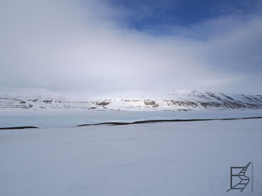 Na wschód od Longyearbyen