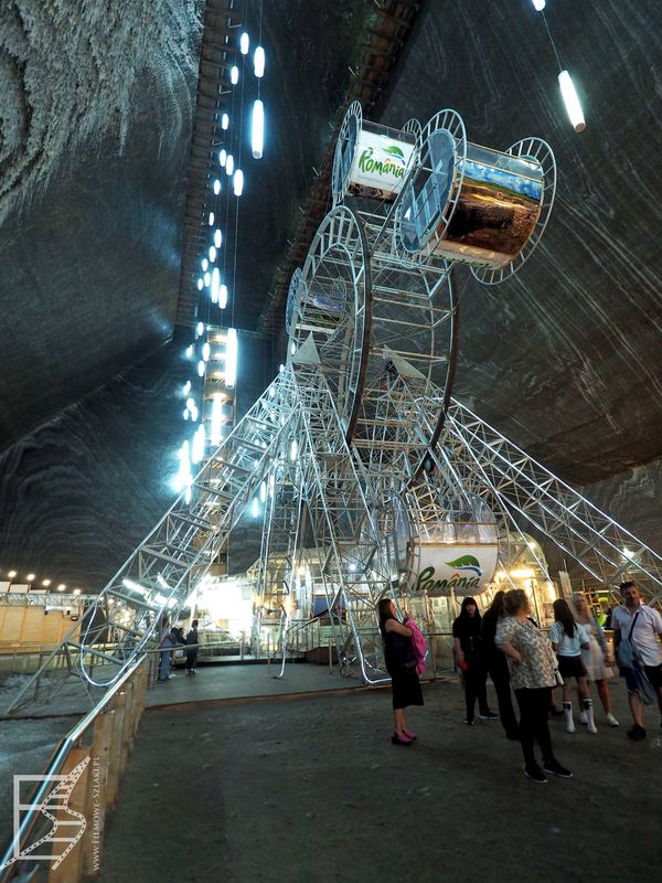 Salina Turda zachwyca konstrukcjami, wielkością i atrakcjami