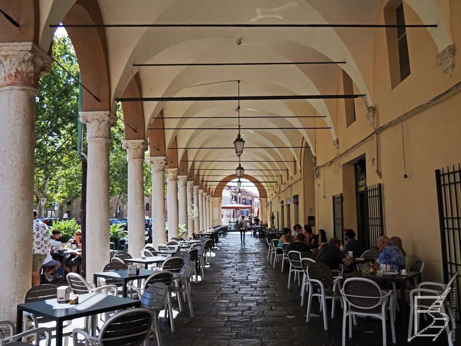 Piazza Ariostea, Ferrara