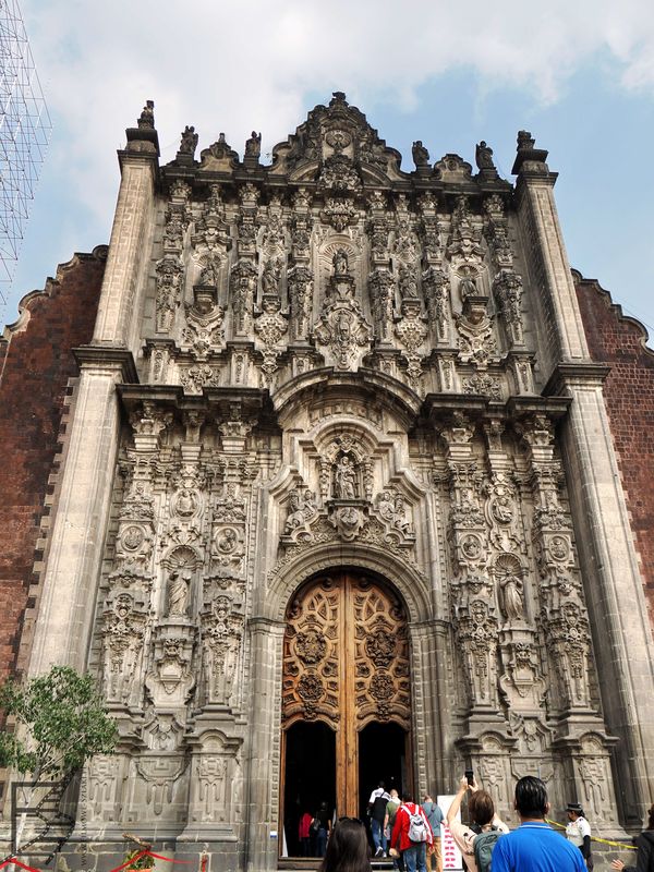 Wejście do katedry w mieście Meksyk