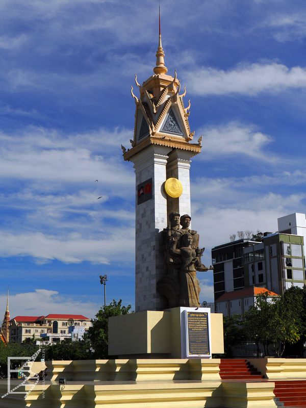 Komunistyczne pamiątki wciąż zdobią Phnom Penh