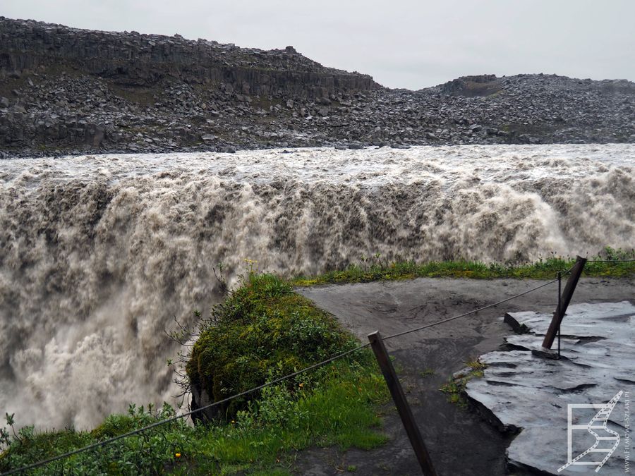 Dojście do wodospadu Dettifoss