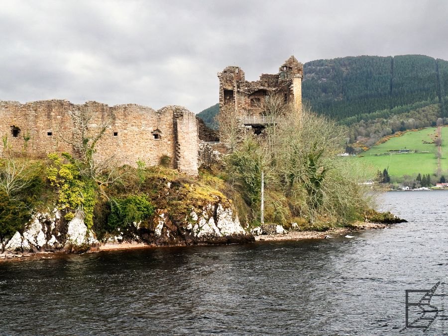 Zamek Urquhart to jedna z największych atrakcji Loch Ness