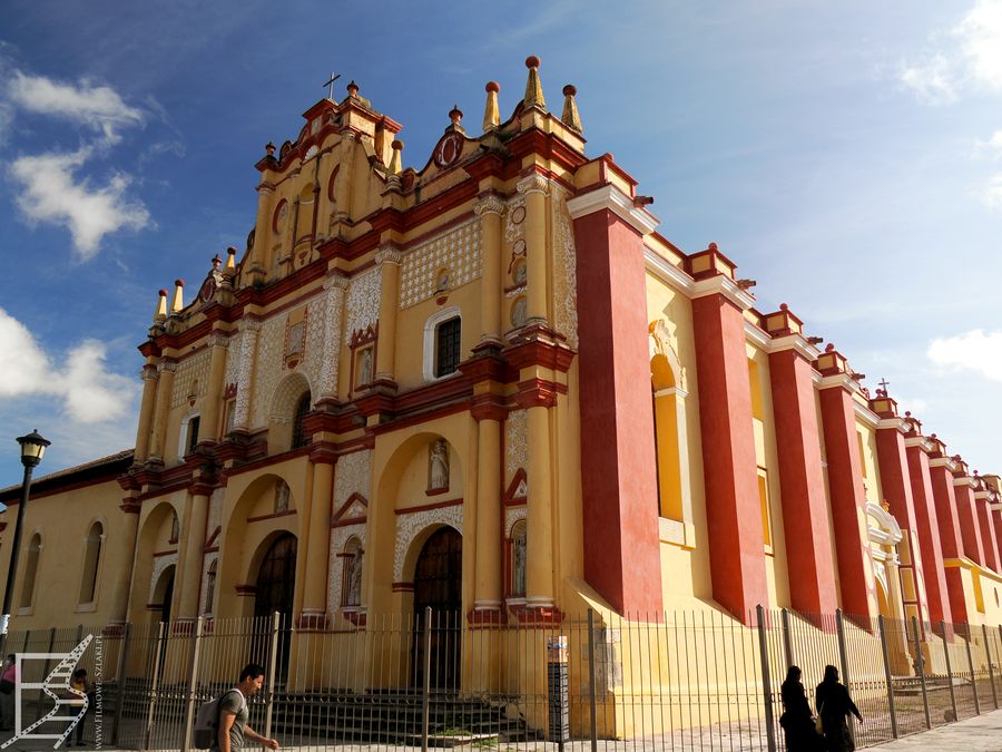 Przepiękny budynek katedry w San Cristóbal de las Casas