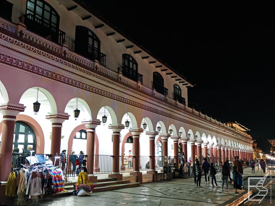 Centrum San Cristóbal de las Casas żyje też wieczorami