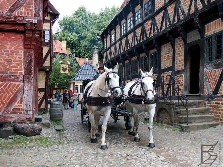 Den Gamle By, czyli Stare Miasto Aarhus, jest bardzo klimatycznym miejscem, gdzie można spędzić sporo czasu