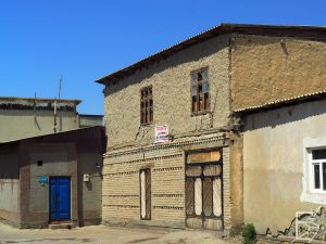 Buchara to nie tylko miejsca turystyczne, stare centrum wciąż jest zamieszkane, a architektura jest tam raczej prosta, acz przy tym klimatyczna