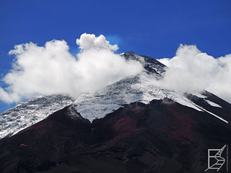 Szczyt Cotopaxi w chmurach