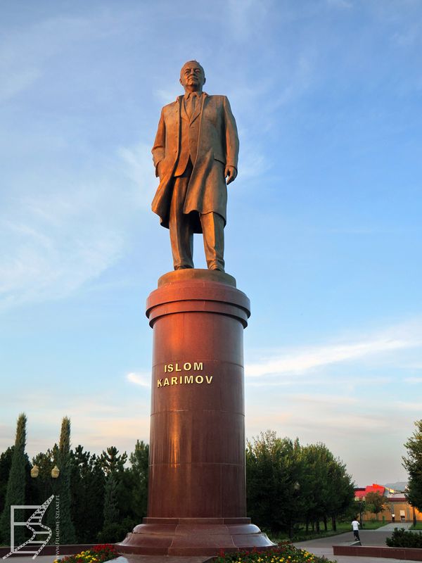 Pomnik Isloma Karimova, Samarkanda