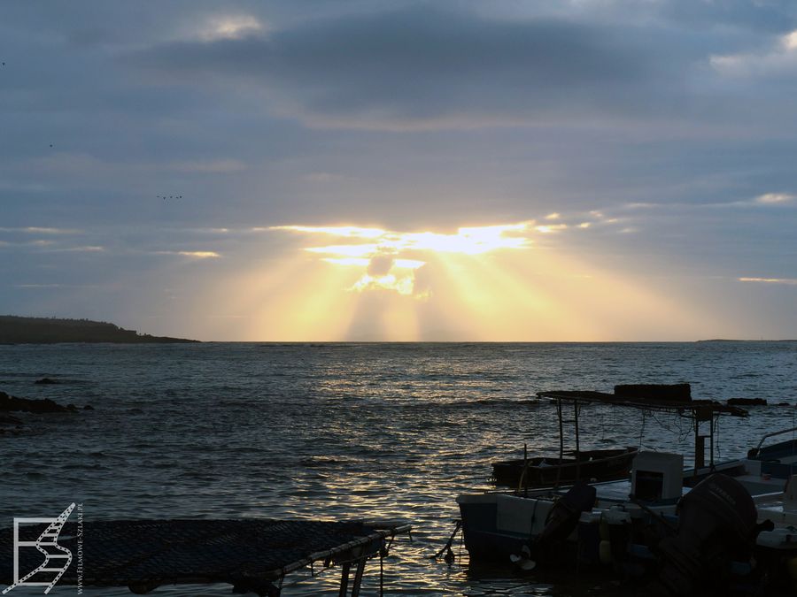 Wschód słońca na Santa Cruz, Puerto Ayora