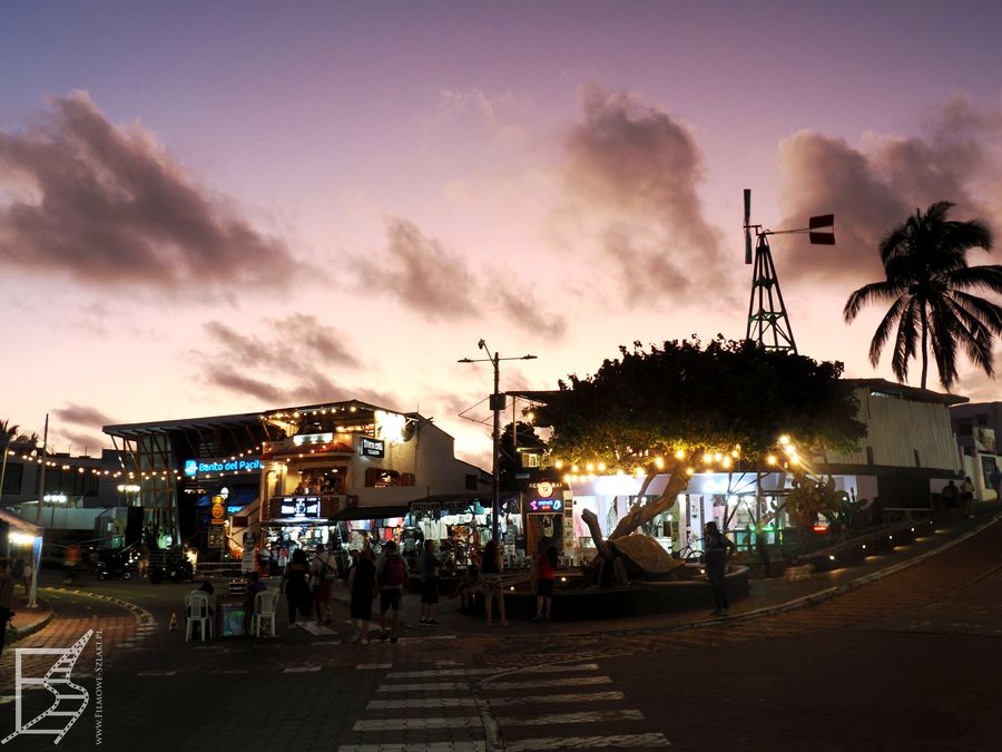 Centrum Puerto Ayora na wyspie Santa Cruz, Galapagos